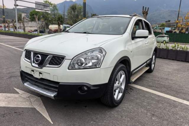 Ojetý Nissan Qashqai 2012 2.0 XV LE CVT 2WD