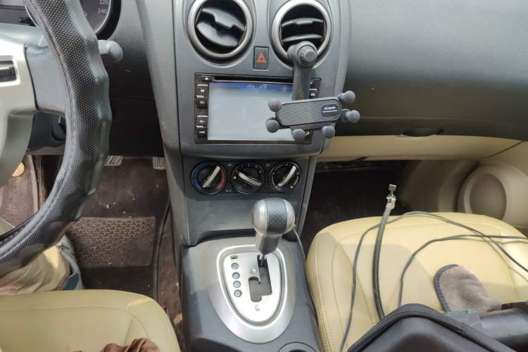 Used Nissan Qashqai 2012 2.0 XL Fire CVT 2WD Audio And AC Panel