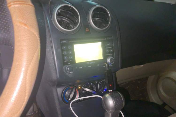 Used Nissan Qashqai 2012 2.0 XL Fire CVT 2WD Audio And AC Panel