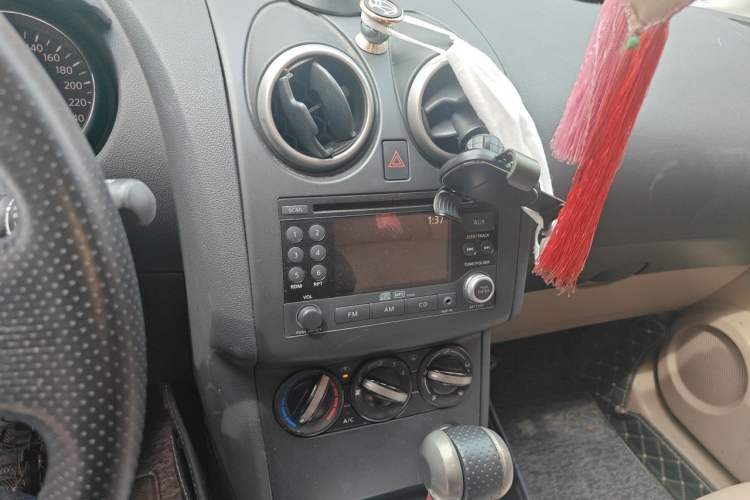 Used Nissan Qashqai 2012 2.0 XL Fire CVT 2WD Audio And AC Panel