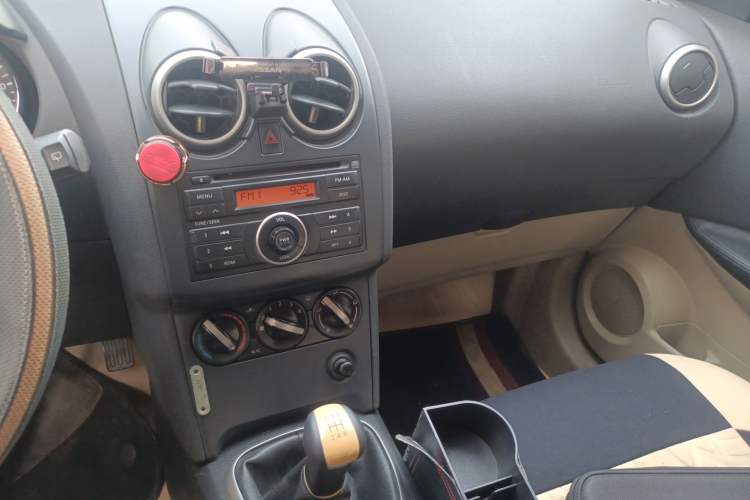 Used Nissan Qashqai 2012 1.6XE Wind 5MT 2WD Audio And AC Panel