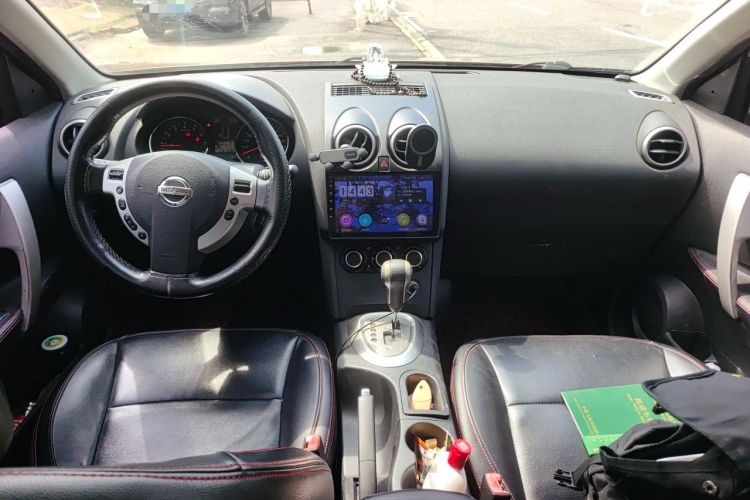 Used Nissan Qashqai 2012 2.0 XL Fire CVT 2WD Center Console