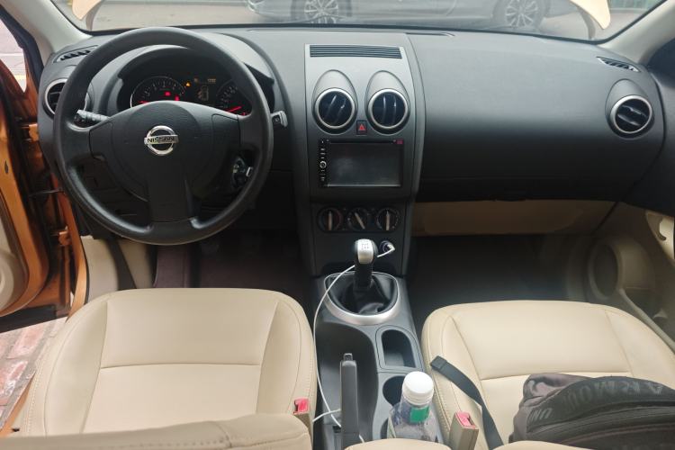 Used Nissan Qashqai 2012 1.6XE Wind 5MT 2WD Center Console