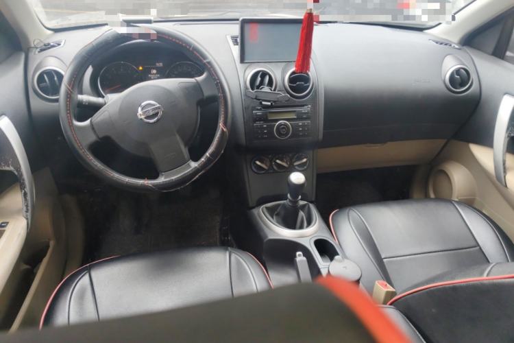 Used Nissan Qashqai 2012 2.0 XL Fire 6MT 2WD Center Console