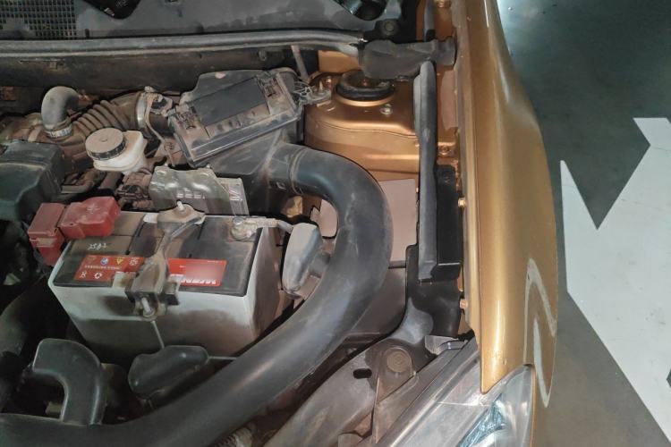 Used Nissan Qashqai 2012 2.0 XL Fire CVT 2WD Engine Bay Left