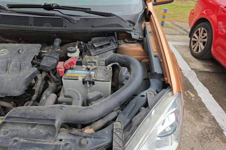 Used Nissan Qashqai 2012 2.0 XL Fire CVT 2WD Engine Bay Left