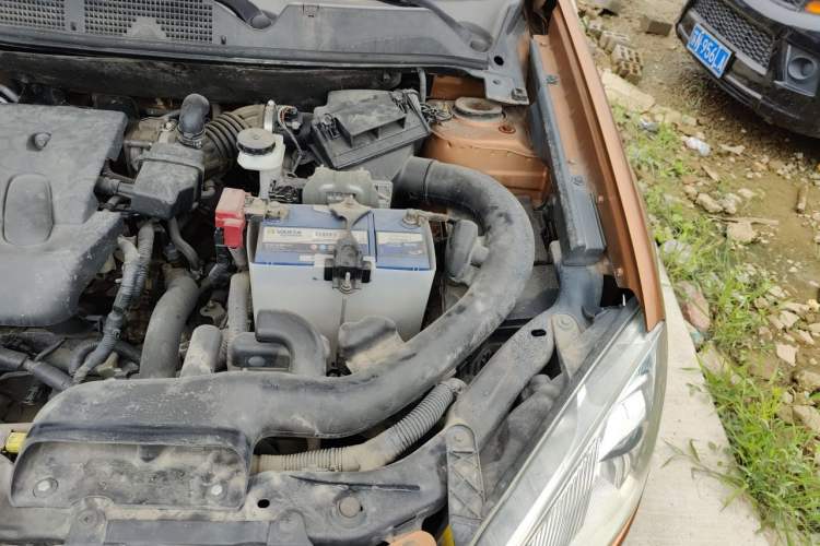 Used Nissan Qashqai 2012 2.0 XL Fire CVT 2WD Engine Bay Left