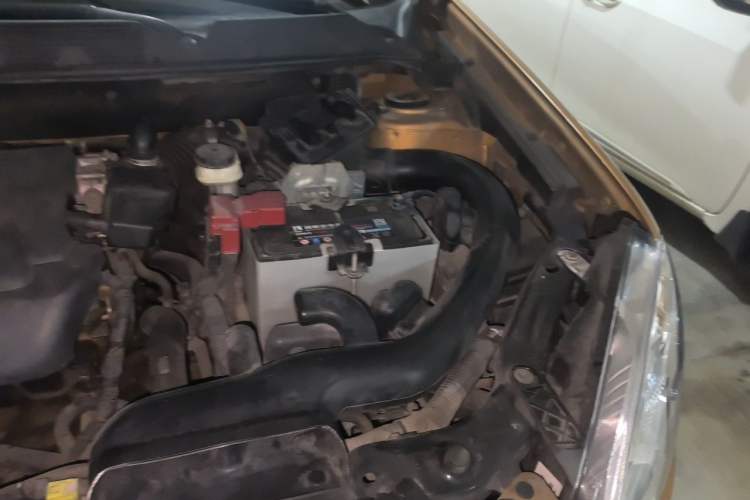 Used Nissan Qashqai 2012 2.0 XL Fire CVT 2WD Engine Bay Left