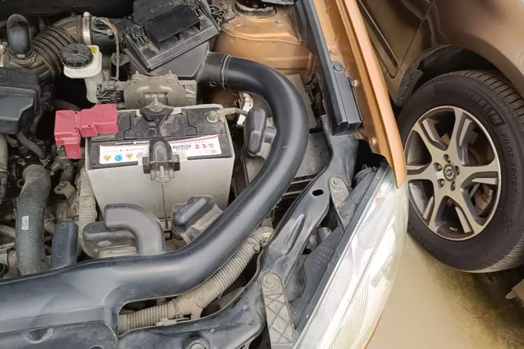 Used Nissan Qashqai 2012 2.0 XV LE CVT 2WD Engine Bay Left