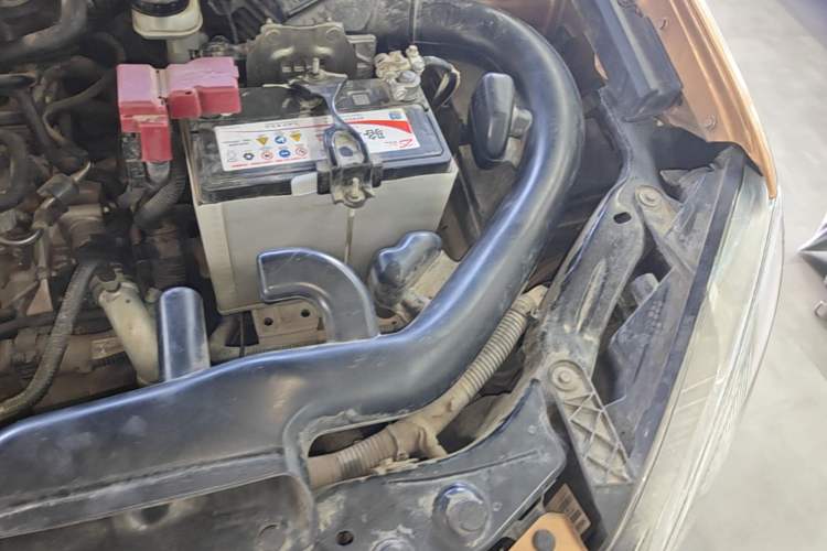 Used Nissan Qashqai 2012 1.6XE Wind 5MT 2WD Engine Bay Left