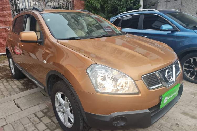 Used Nissan Qashqai 2012 1.6XE Wind 5MT 2WD Front Right 45 Deg