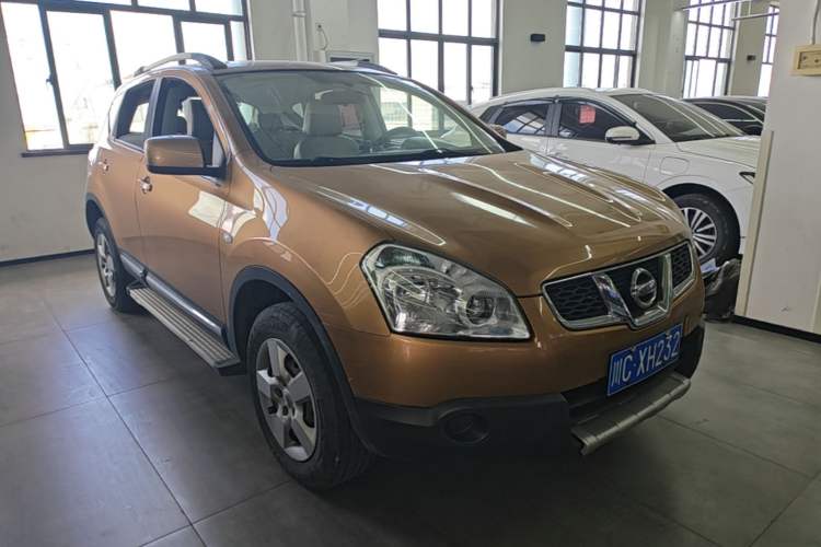 Used Nissan Qashqai 2012 1.6XE Wind 5MT 2WD Front Right 45 Deg