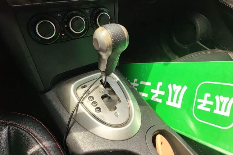 Used Nissan Qashqai 2012 2.0 XL Fire CVT 2WD Gear Lever