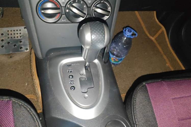 Used Nissan Qashqai 2012 2.0 XL Fire CVT 2WD Gear Lever