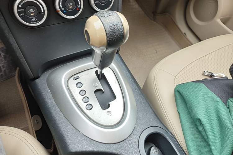 Used Nissan Qashqai 2012 2.0 XV LE CVT 2WD Gear Lever