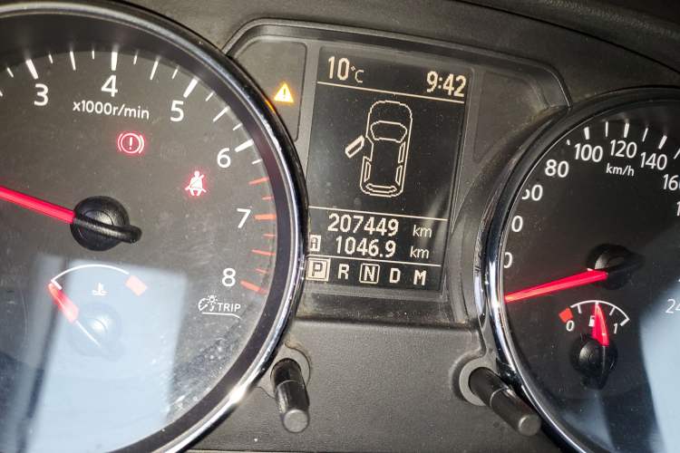 Used Nissan Qashqai 2012 2.0 XV LE CVT 2WD Odometer Close Up