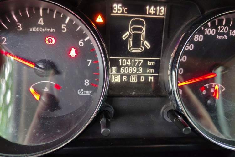 Used Nissan Qashqai 2012 2.0 XV LE CVT 2WD Odometer Close Up