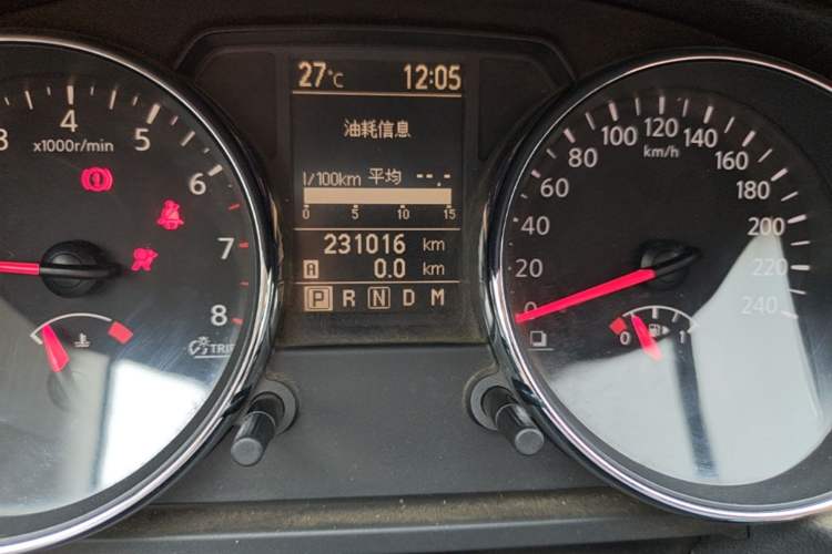 Used Nissan Qashqai 2012 2.0 XL Fire CVT 2WD Odometer Close Up