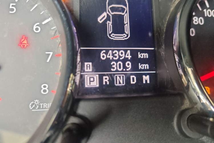 Used Nissan Qashqai 2012 2.0 XL Fire CVT 2WD Odometer Close Up