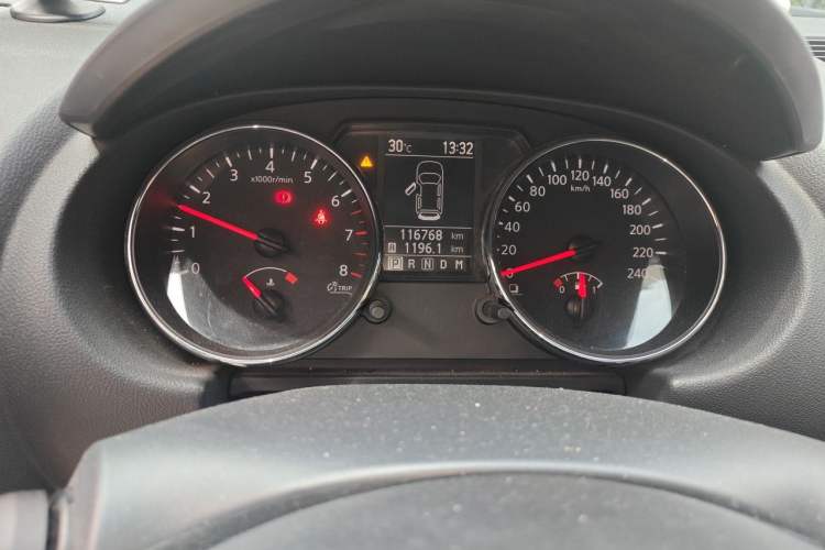 Used Nissan Qashqai 2012 2.0 XL Fire CVT 2WD Odometer Close Up
