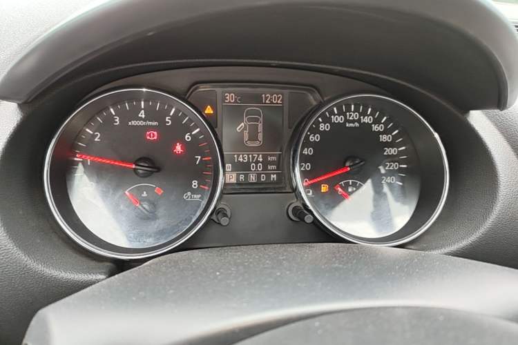 Used Nissan Qashqai 2012 2.0 XV LE CVT 2WD Odometer Close Up
