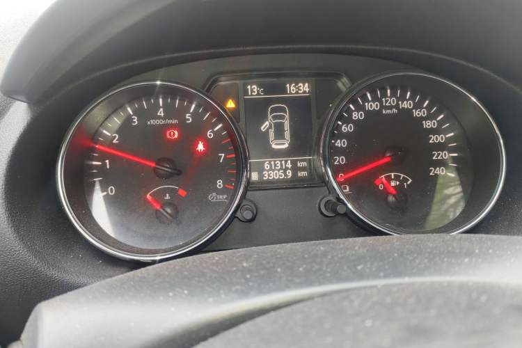Used Nissan Qashqai 2012 2.0 XL Fire 6MT 2WD Odometer Close Up