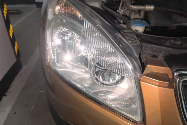 Used Nissan Qashqai 2012 2.0 XL Fire CVT 2WD Right Front Headlight