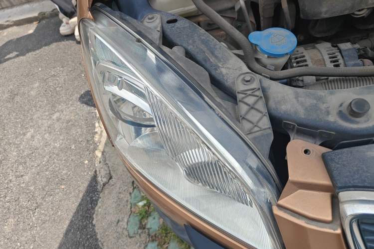 Used Nissan Qashqai 2012 2.0 XL Fire CVT 2WD Right Front Headlight