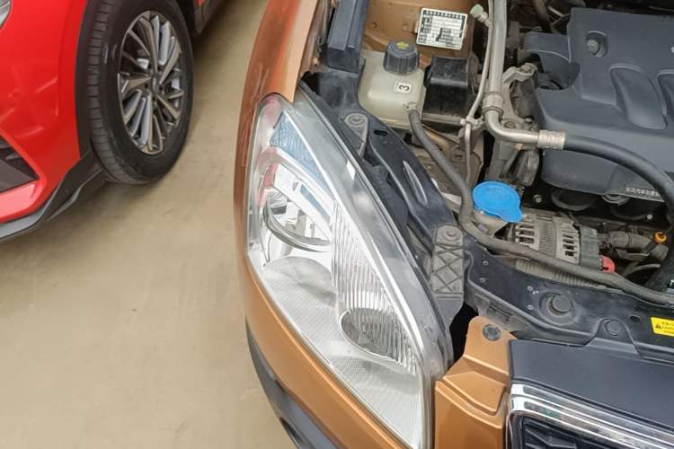 Used Nissan Qashqai 2012 2.0 XV LE CVT 2WD Right Front Headlight