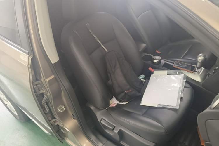 Used Nissan Qashqai 2012 2.0 XL Fire CVT 2WD Right Front Seat