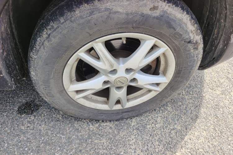 Used Nissan Qashqai 2012 2.0 XL Fire CVT 2WD Right Front Wheel Hub