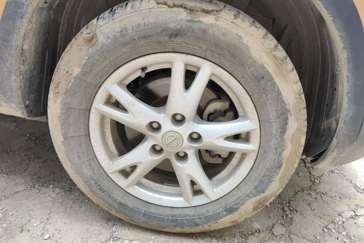 Used Nissan Qashqai 2012 2.0 XL Fire CVT 2WD Right Front Wheel Hub
