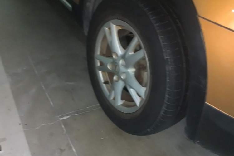 Used Nissan Qashqai 2012 2.0 XL Fire CVT 2WD Right Front Wheel Hub