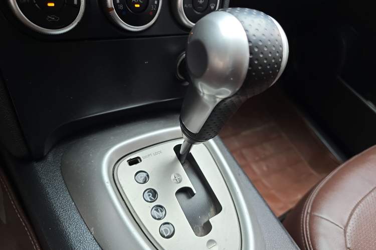 Used Nissan Qashqai 2013 2.0 XV X-Treme CVT 2WD Gear Lever