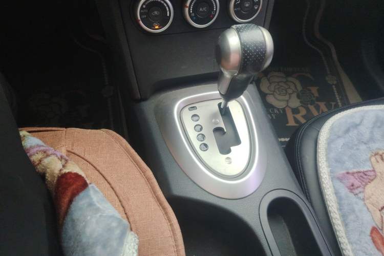 Used Nissan Qashqai 2013 2.0 XV X-Treme CVT 2WD Gear Lever