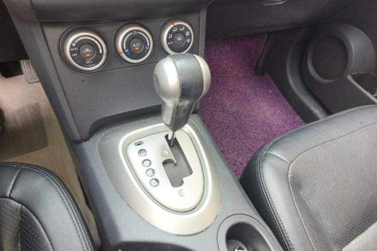 Used Nissan Qashqai 2013 2.0 XV X-Treme CVT 2WD Gear Lever