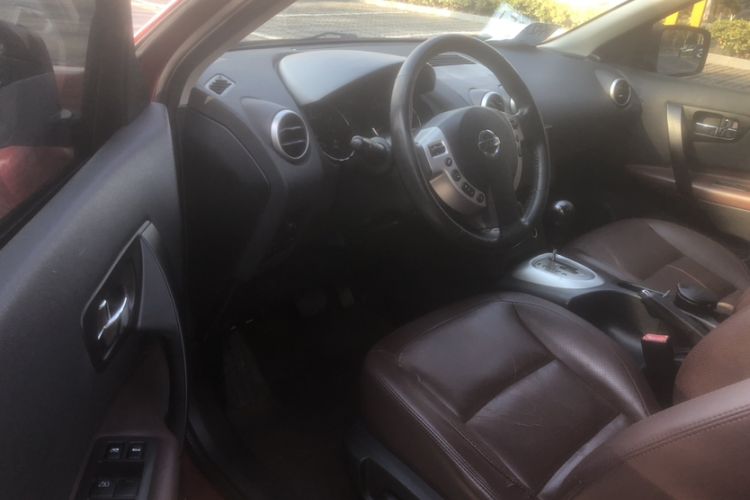 Used Nissan Qashqai 2013 2.0 XV X-Treme CVT 2WD Interior 2