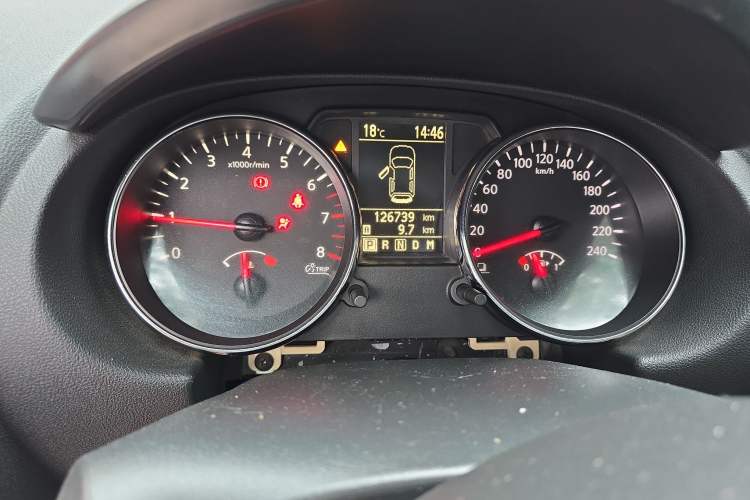 Used Nissan Qashqai 2013 2.0 XV X-Treme CVT 2WD Odometer Close Up
