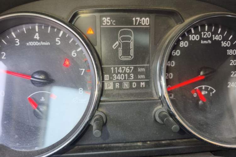 Used Nissan Qashqai 2013 2.0 XV X-Treme CVT 2WD Odometer Close Up