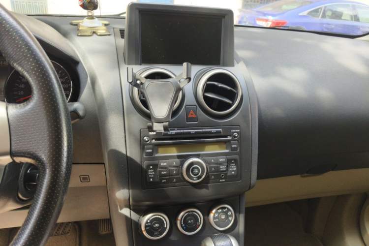 Used Nissan Qashqai 2013 2.0 XV X-Treme CVT 2WD Audio And AC Panel