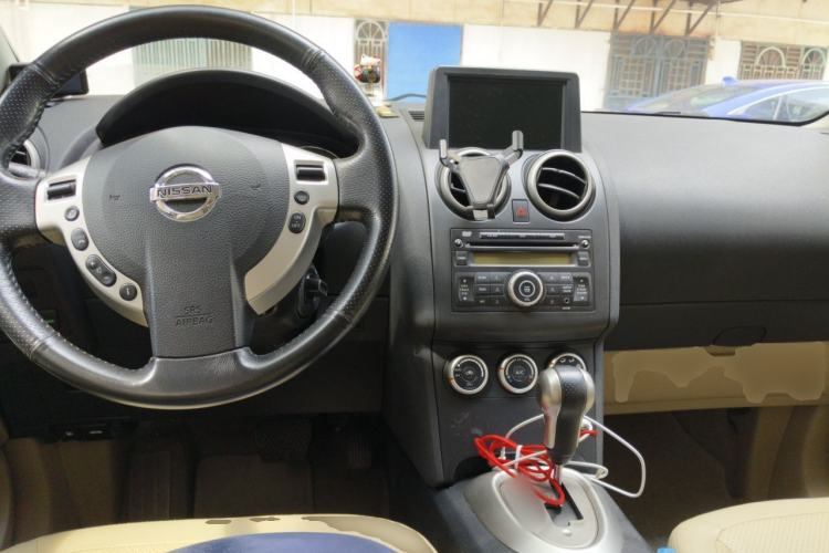 Used Nissan Qashqai 2013 2.0 XV X-Treme CVT 2WD Center Console