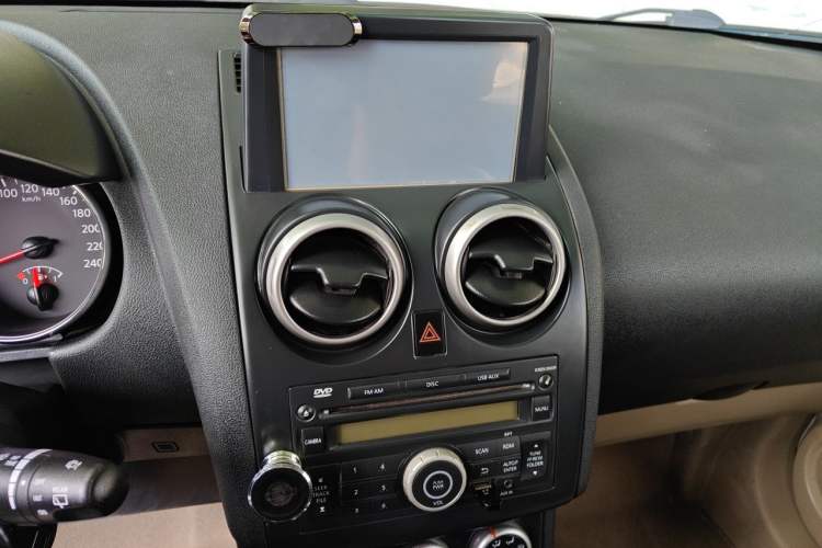 Used Nissan Qashqai 2013 2.0 XV X-Treme CVT 2WD Audio And AC Panel