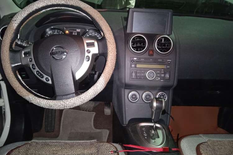 Used Nissan Qashqai 2013 2.0 XV X-Treme CVT 2WD Center Console