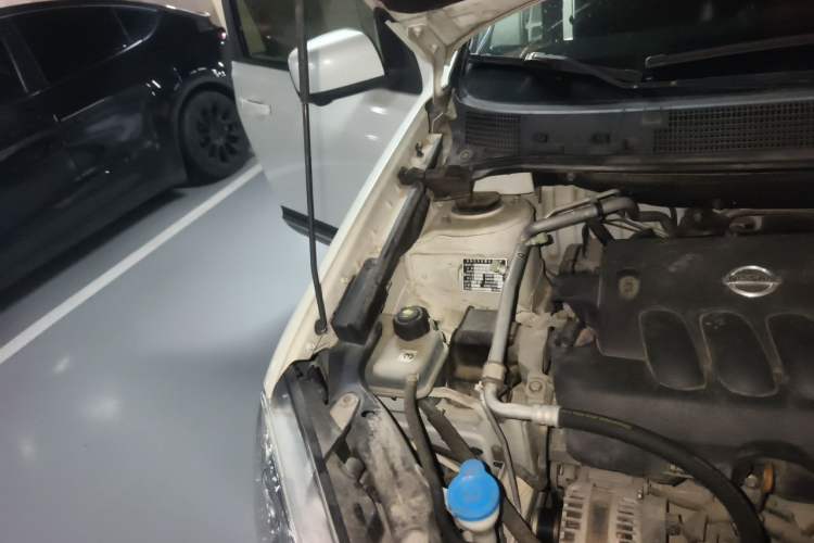 Used Nissan Qashqai 2013 2.0 XV X-Treme CVT 2WD Engine Bay Right