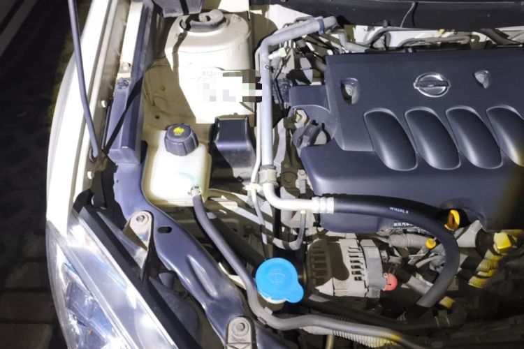 Used Nissan Qashqai 2013 2.0 XV X-Treme CVT 2WD Engine Bay Right