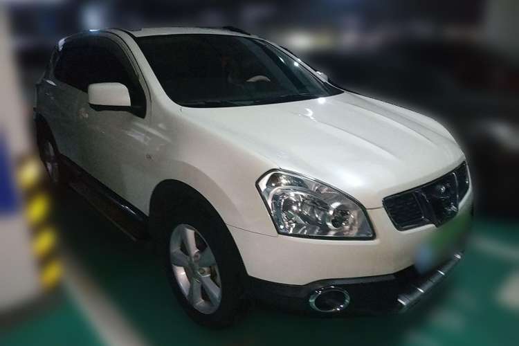 Used Nissan Qashqai 2013 2.0 XV X-Treme CVT 2WD Front Right 45 Deg