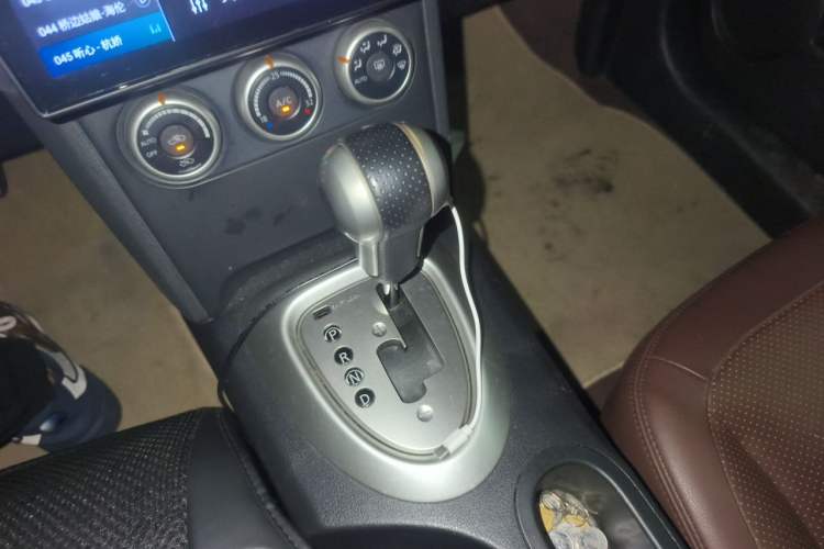Used Nissan Qashqai 2013 2.0 XV X-Treme CVT 2WD Gear Lever