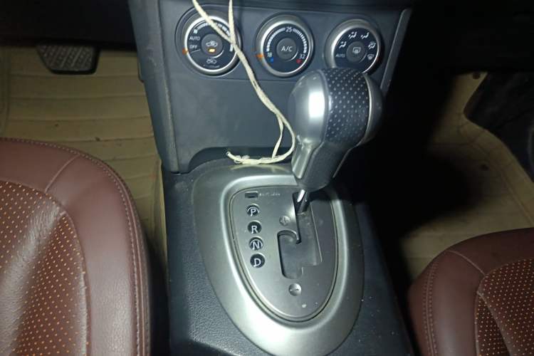 Used Nissan Qashqai 2013 2.0 XV X-Treme CVT 2WD Gear Lever