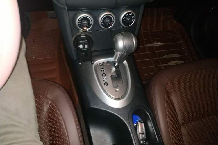 Used Nissan Qashqai 2013 2.0 XV X-Treme CVT 2WD Gear Lever