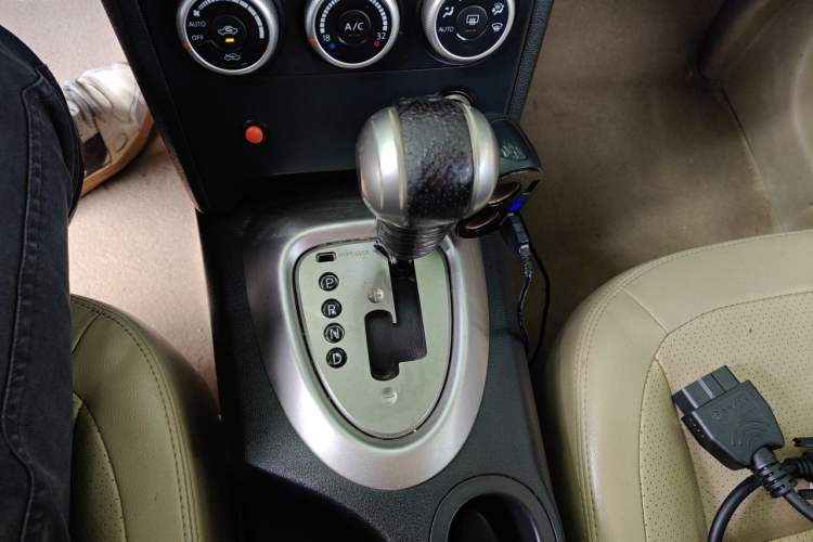 Used Nissan Qashqai 2013 2.0 XV X-Treme CVT 2WD Gear Lever
